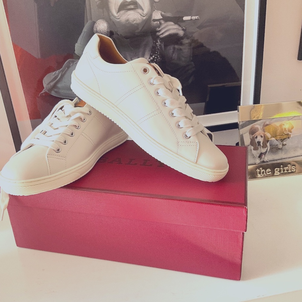 BALLY WHITE LEATHER SNEAKERS NEW IN BOX 7.5